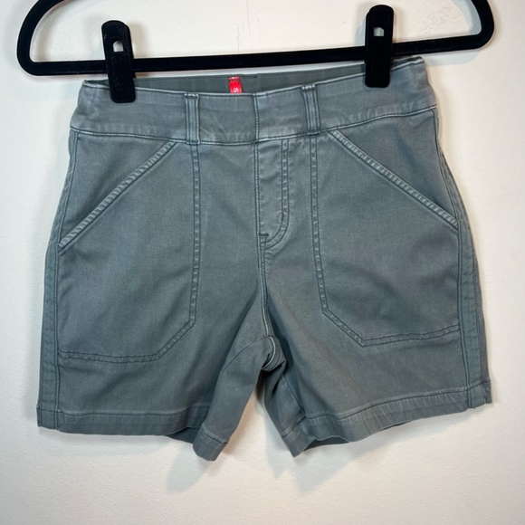 Spanx Stretch Twill 6" Shorts Hazy Gray Pull On Pockets Shaping Mid Rise Size XS - Picture 2 of 11